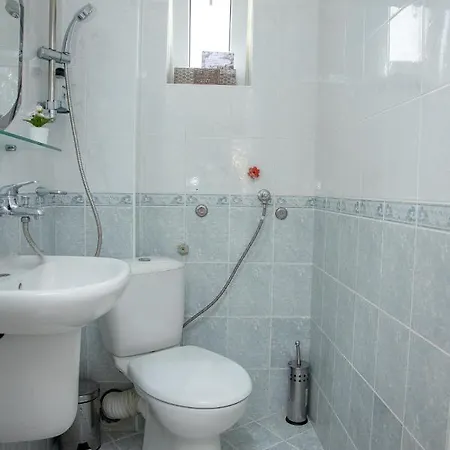 펜션 Beni - 4 Bedroom Private House By Flаt Manаger 로제넷츠