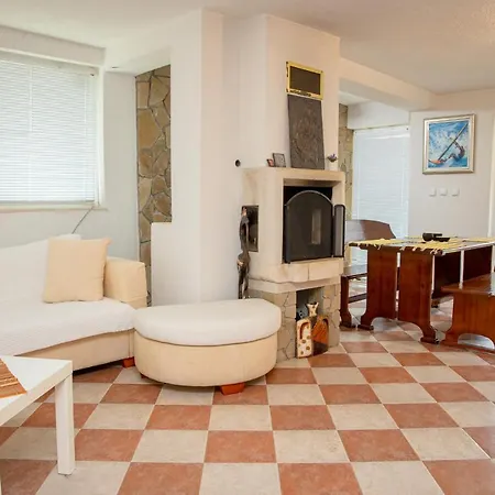 Beni - 4 Bedroom Private House By Flаt Manаger 펜션 *