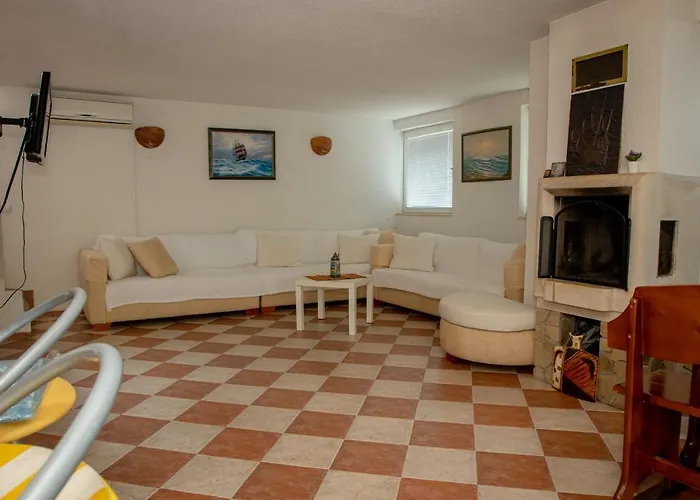 Beni - 4 Bedroom Private House By Flаt Manаger Лозенец