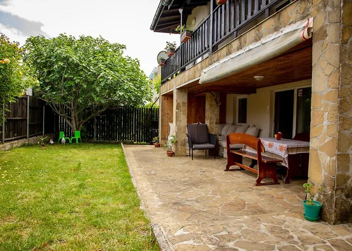 Дом отдыха Beni - 4 Bedroom Private House By Flаt Manаger